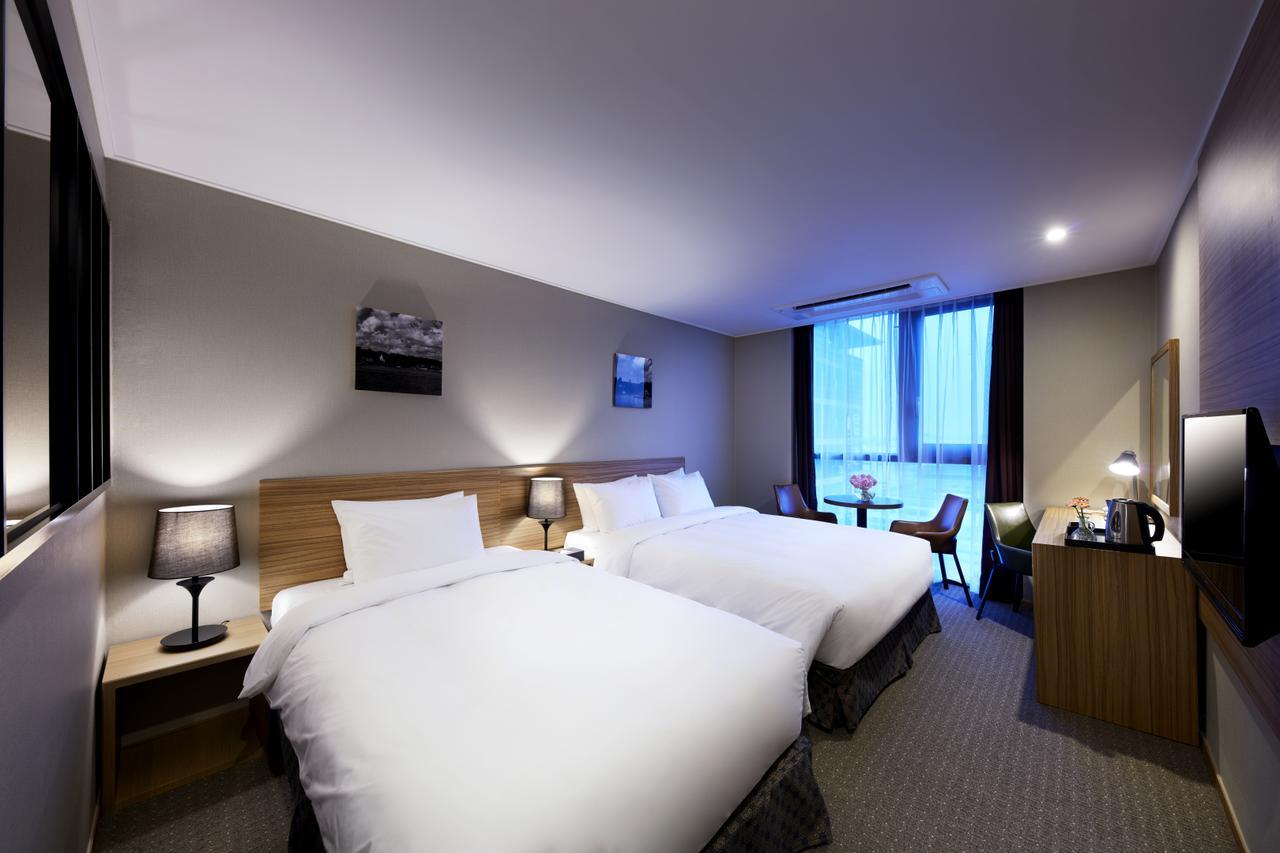 Hotel Ramada Encore By Wyndham Pyeongtaek Chambre photo